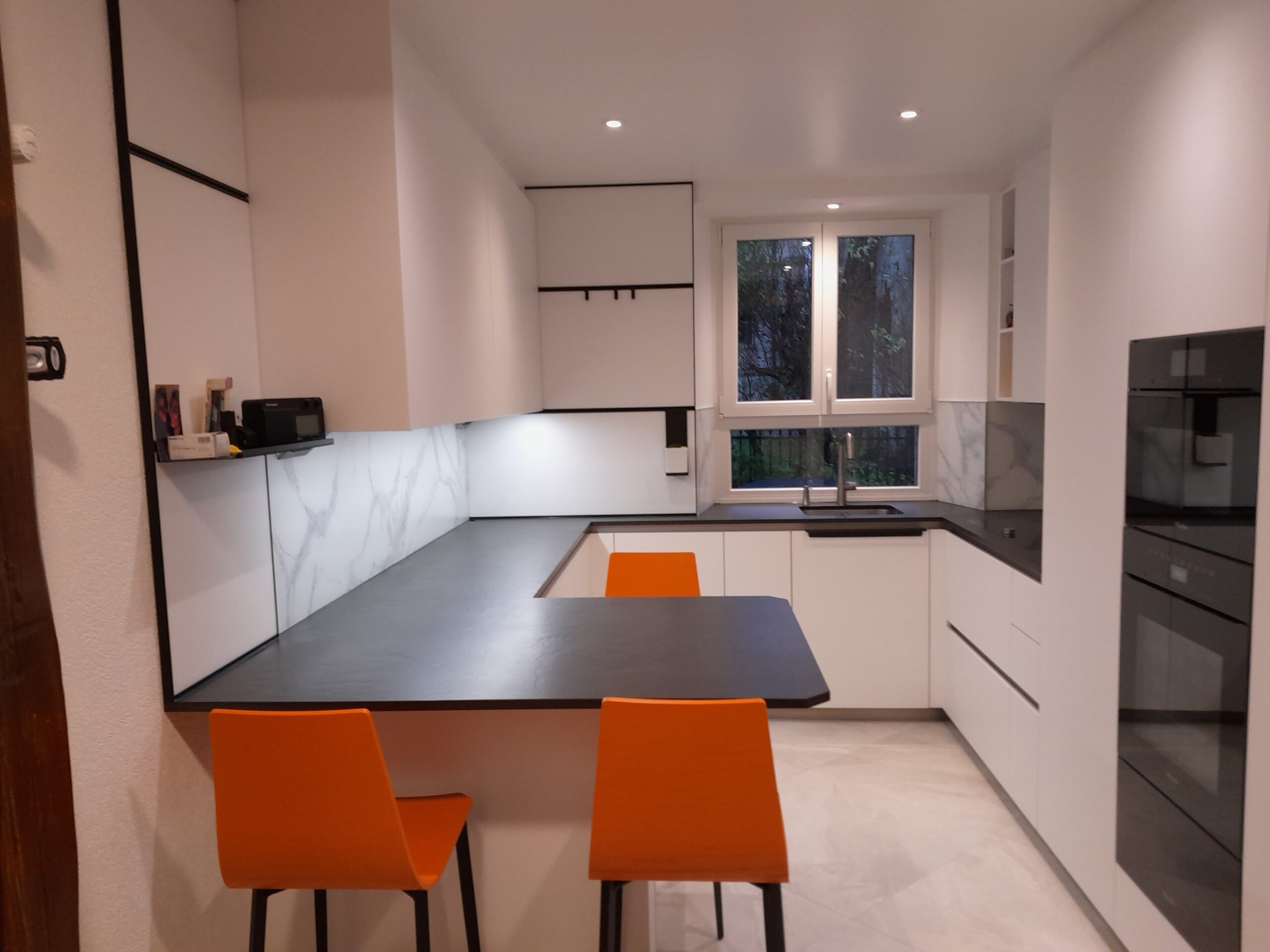 Épuré et caractère – la cuisine qui conjugue élégance et audace.