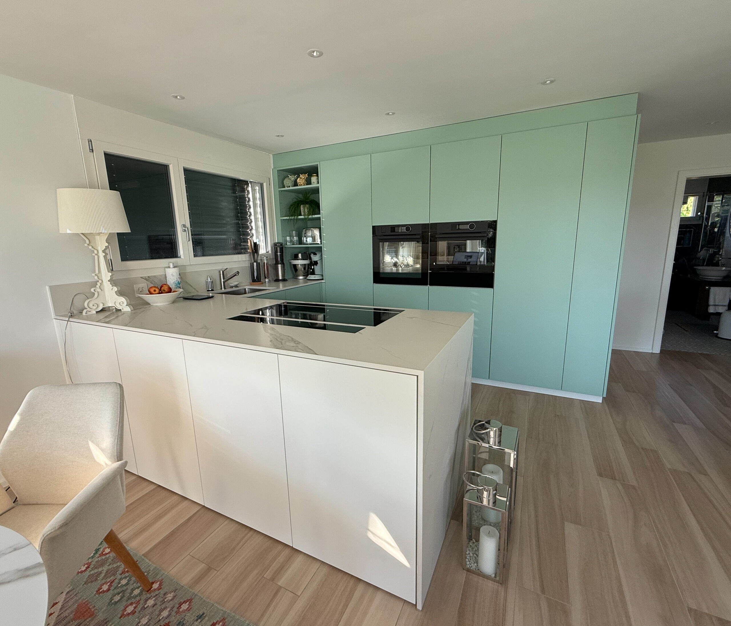 Mint & Marble – Kompaktküche mit Charakter