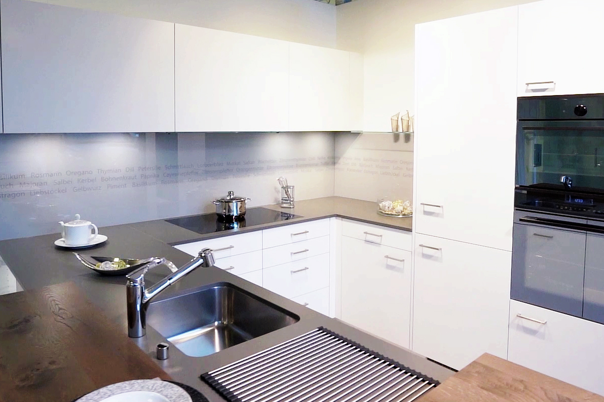 Praktisch in Weiss – S04